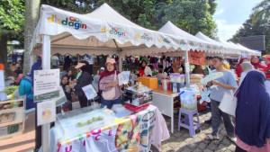 Suasana-stan-stan-pelaku-UMKM-di-CFD-atau-Car-Free-Day-di-Cibinong.jpg