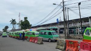 angkot-ngetem-stasiun-bogor.jpg