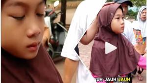 bocah-penjual-cilok-nangis-ditipu-ibu-ibu.jpg