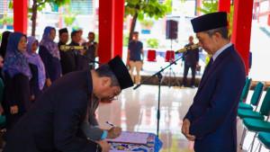 dedie-rachim-lantik-kepala-sekolah.jpg