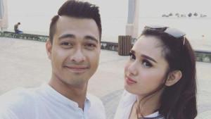 eza-gionino-nangis-setelah-digugat-cerai.jpg