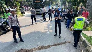 kecelakaan-lalu-lintas-di-Jalan-Ahmad-Yani-tepatnya-di-depan-warung.jpg