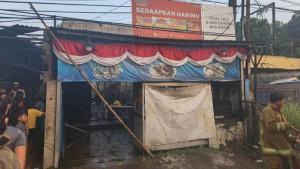 kios-pecel-lele-terbakar-di-bogor.jpg