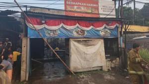 pecel-lele-kebakaran-di-bogor.jpg
