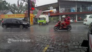 puncak-hujan_20170422_143415.jpg