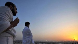umat-islam-muslim_20180821_122944.jpg