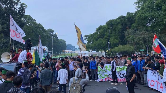 Daftar Tuntutan Mahasiswa dari Cipayung Plus Saat Demo Depan Istana Bogor, Transparansi Anggaran