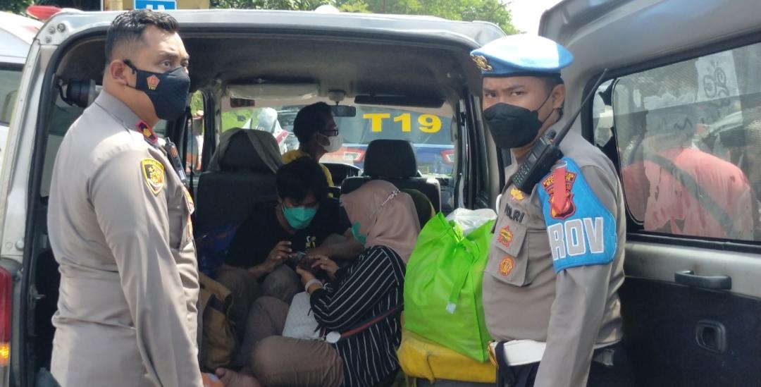 Terobos One Way, Ambulance Ditilang Polisi di Simpang Gadog: Isinya Bukan Orang Sakit