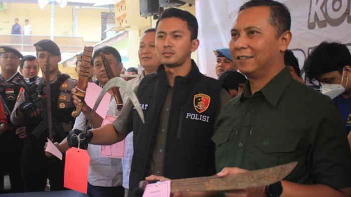 Apes-bertemu-teman-SMP-di-Bogor-Pria-bertato-ditembak-polisi.jpg