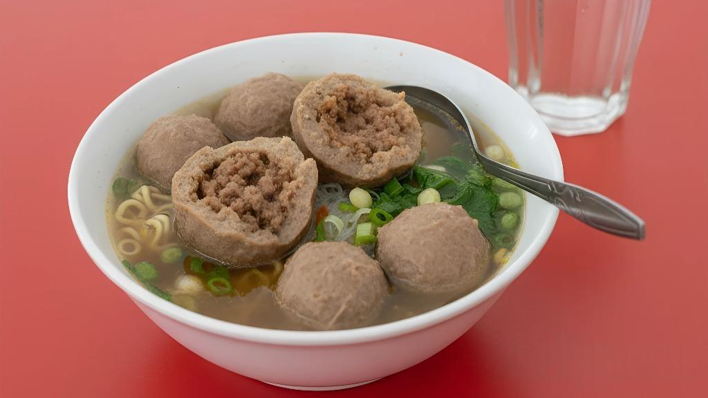 Bakso-Gunung-Batu-Pakde-yang-dibelah.jpg