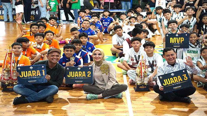 Ditutup Foto Bareng Yantie Rachim,  Kompetisi Basketball Dedie Rachim Cup Resmi Ditutup