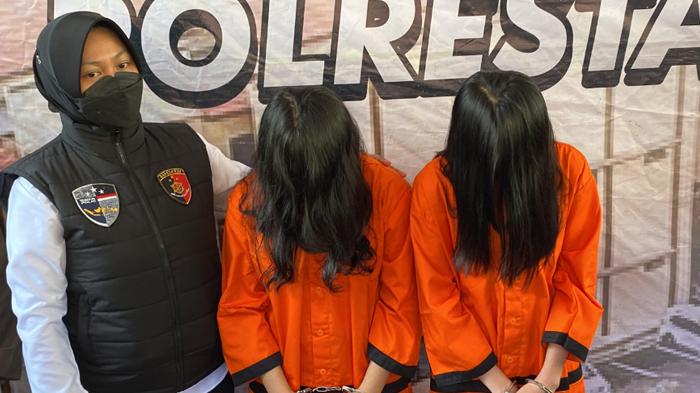 Dua-selebgram-cantik-berinisial-LA-20-dan-R-20-ditangkap-Polresta-Bogor-Kota-usai-promosikan.jpg