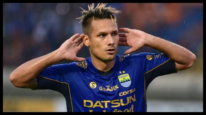 Eks-bintang-Persib-Bandung-Raphael-Maitimo-bn.jpg