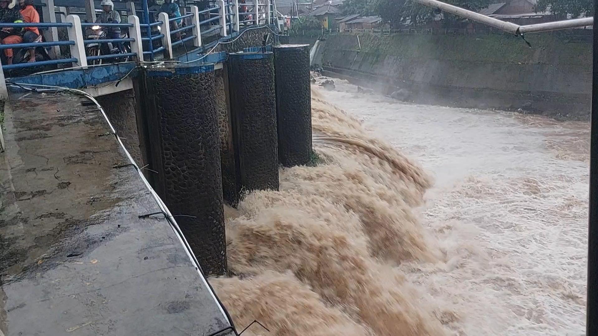 Hujan Deras Mengguyur Sejak Siang, Begini Kondisi TMA Bendung Katulampa Kota Bogor