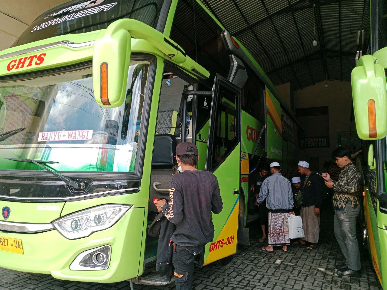 Keberangkatan-Bus-Gunung-Harta.jpg