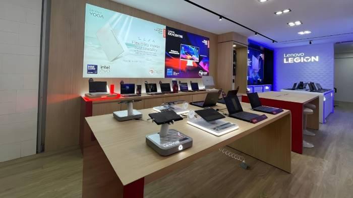 Lenovo-Indonesia-meresmikan-Lenovo-Exclusive-Store-LES-terbaru-di-Bogor.jpg