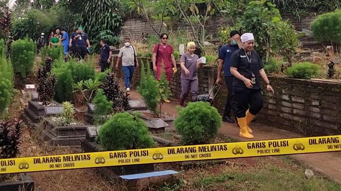 bogor/Makam-bocah-berusia-6-tahun-berinisial-MAA-yang-tewas-dianiaya-ibu-tiri-di-wilayah-Desa-Rawa.jpg