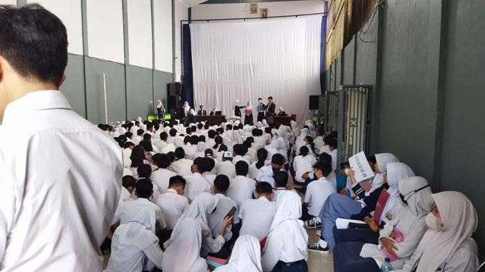 Pelaksanaan-PLS-hari-pertama-di-SMA-Negeri-5-Kota-Bogor.jpg