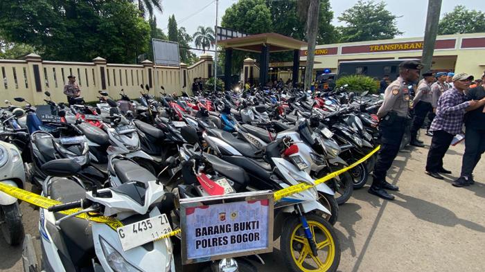 Penampakan Ratusan Motor Rampasan Preman Berkedok Debt Collector di Bogor, Ternyata Dijual-belikan