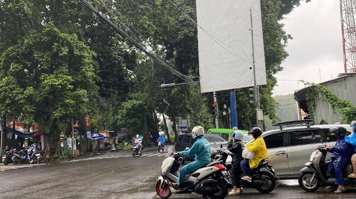 Penampakann-hujan-dibeberapa-ruas-jalanan-Kota-Bogor-sampai-pukul-1315-WIB-pa.jpg