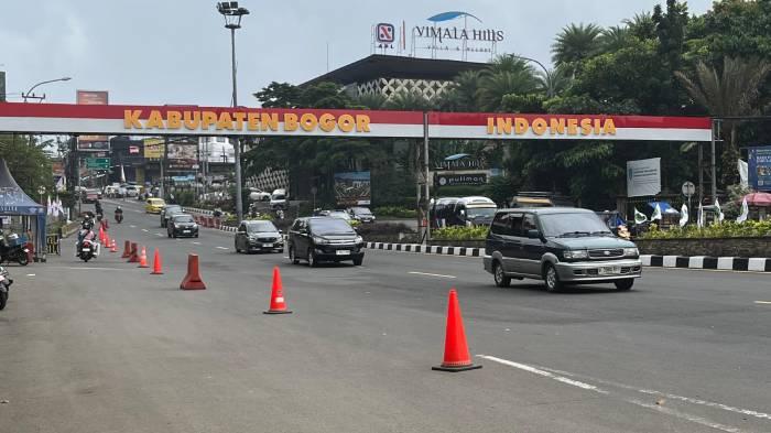 Penerapan-rekayasa-lalu-lintas-di-jalur-Puncak-Bogor-terpantau-di-Simpang-Gadog.jpg