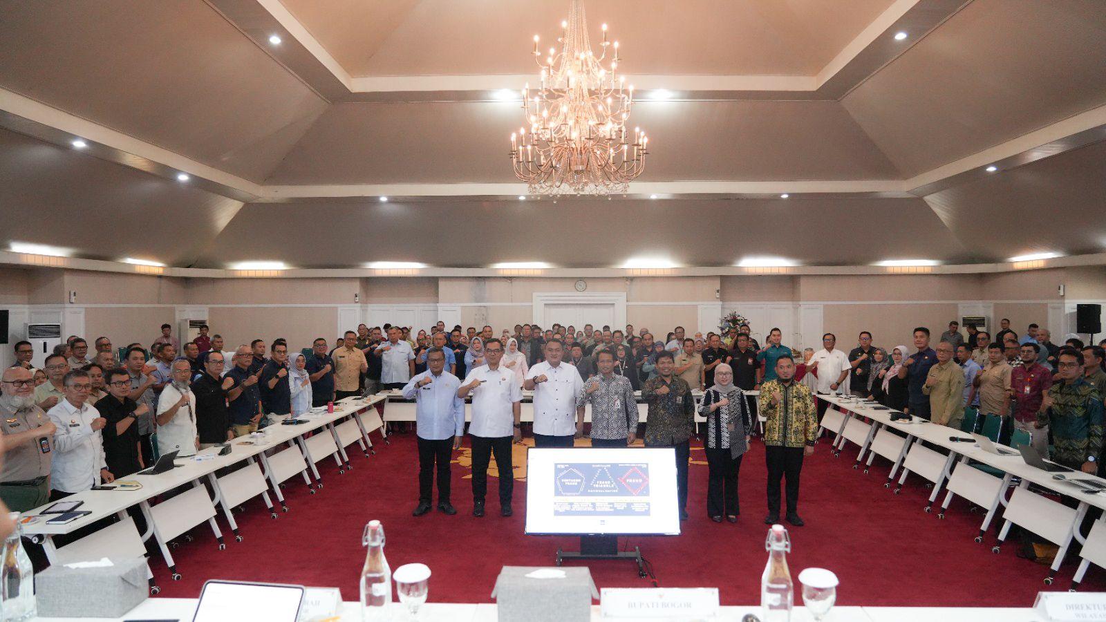 Pertemuan-antara-Pemerintah-Kabupaten-Bogor-dengan-KPK-di-Ruang-Serbagun.jpg