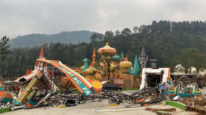 Pintu-masuk-destinasi-wisata-Hibisc-Fantasy-di-kawasan-Puncak-Bogor-dirobohkan-massa.jpg