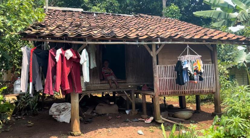 Potret-rumah-warga-Kecamatan-Rancabungur-Kabupaten-Bogor-yang-tinggal-di-gubuk-Kamis-9.jpg