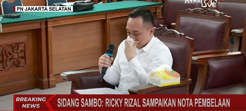 Ricky-Rizal-nangis.jpg