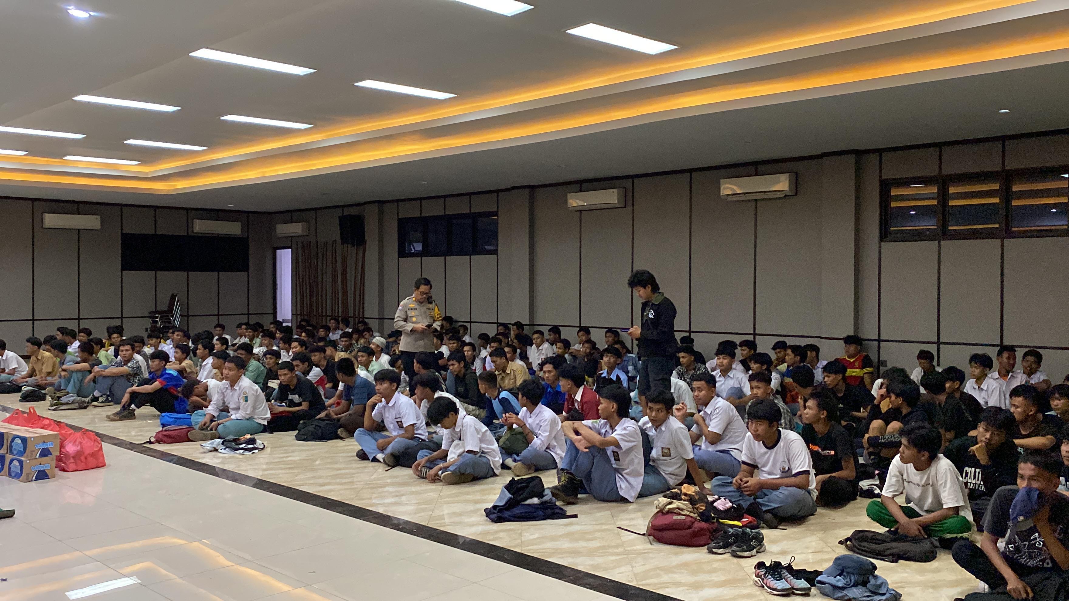 Sebanyak-197-pelajar-diamankan-Polres-Bogor-hendak-mengikuti-demo-di-Jakarta-Kamis-2882025.jpg