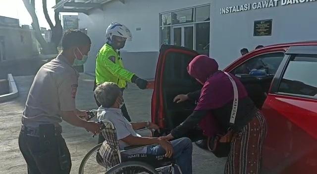 Wisatawan Mendadak Sesak Napas saat Melintas Jalur Puncak, Polisi Sampai Lakukan Pengawalan Darurat