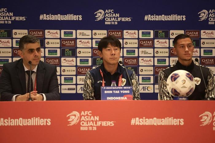 Shin-Tae-yong-saat-konferensi-pers-Timnas-Indonesia-melawan-Arab-Saudi.jpg