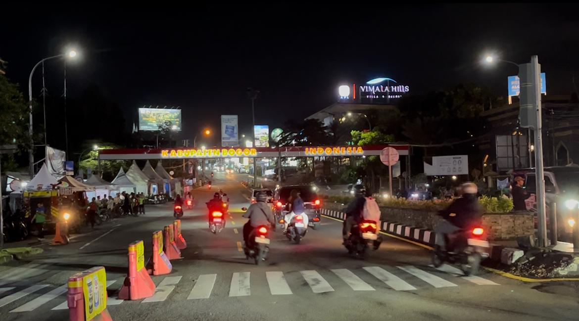 Situasi-terkini-di-jalur-Puncak-Bogor-terpantai-di-Simpang-Gadog-jelang-pergantian-ta.jpg