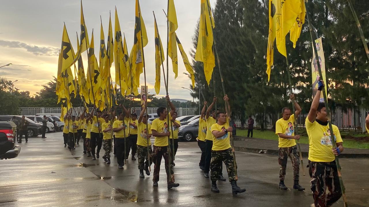 Situasi-terkini-kampanye-akbar-Partai-Golkar-di-area-Stadion-Pakansari.jpg
