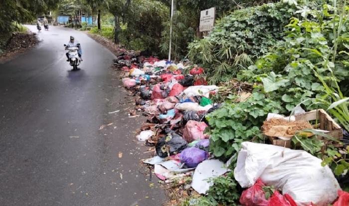 Satpol PP Kabupaten Bogor Klaim Menindak Ratusan Pembuang Sampah Sembarangan, PKL Cibinong Disorot