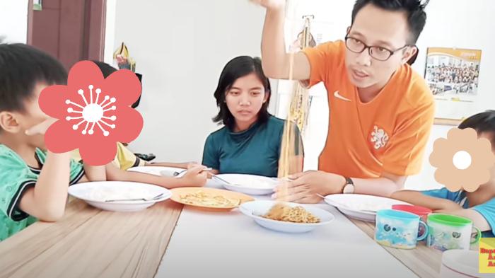 VIDEO Ekspresi Dokter Qory Makan Nasi dan Sebungkus Mi Instan Dibagi 5, Suami: yang Penting Kenyang