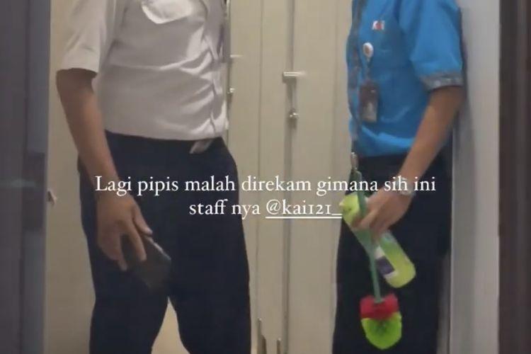 Viral-di-media-sosial-sebuah-video-petugas-PT-KAI-kepergok-rekam-diam-diam-pengunjung.jpg