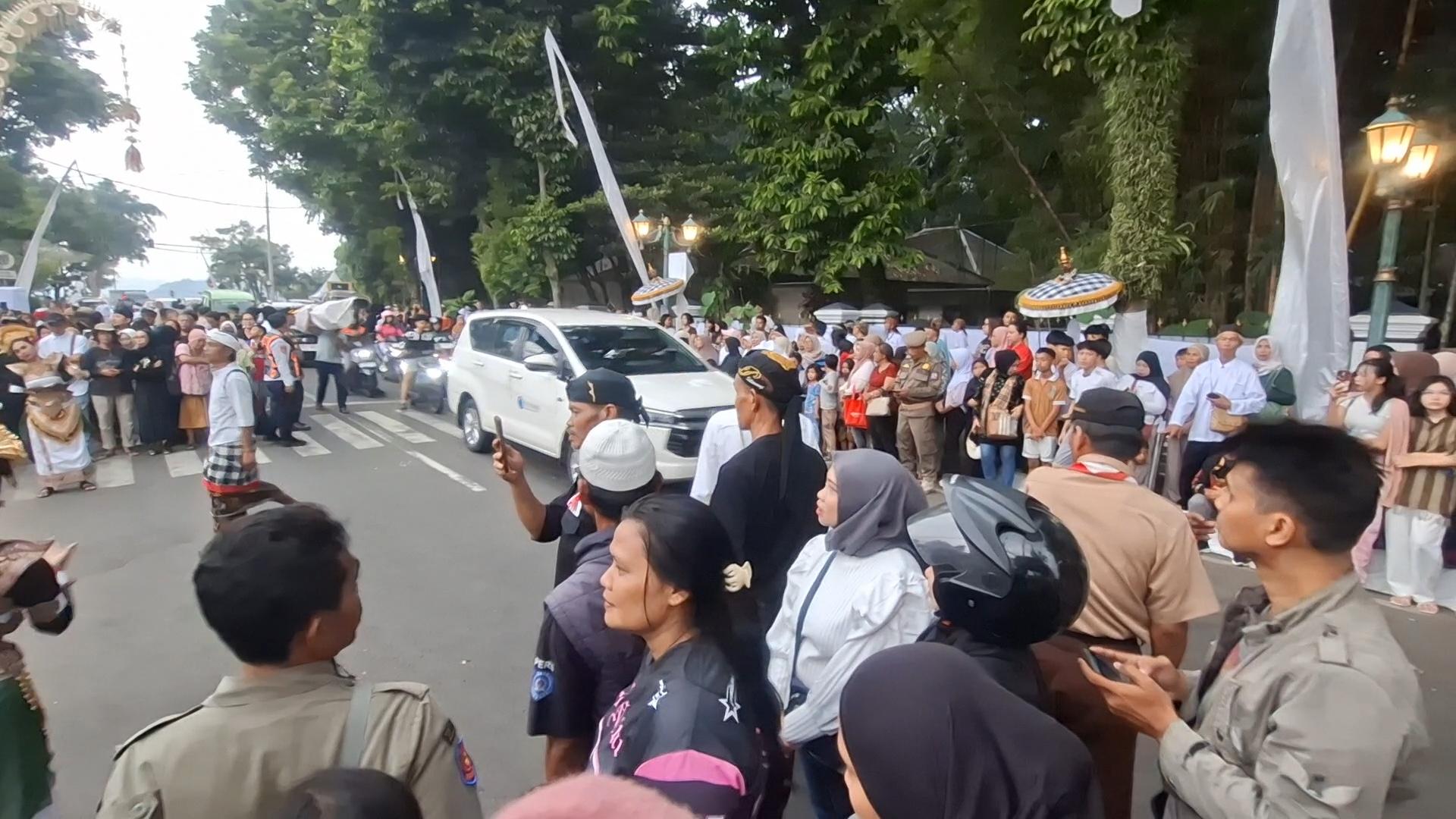 Warga-Kota-Bogor-Sudah-Antusias-Ikut-Kirab-Budaya.jpg