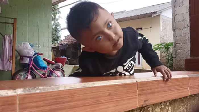 Kisah Bocah Berbola Mata Biru di Bogor, Sang Ibu: Bisa Melihat yang Tidak Bisa Dilihat Orang Umum