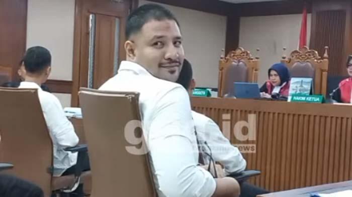 Bongkar Sosok Bandar Narkoba di Penjara, Ammar Zoni Gelagapan Dicecar Hakim Usai Kepergok Punya 2 HP