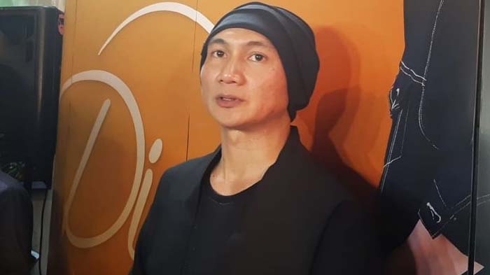 Warga Berkerumun di Penutupan McD Sarinah saat Pandemi, Anji Heran : Kenapa Polri Mengizinkan ?