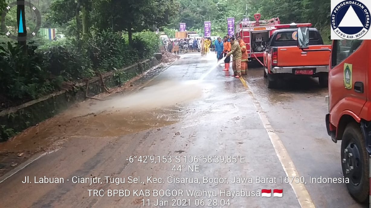 bencana-longsor-di-kawasan-riung-gunung-puncak-bogor-kembali-terjadi-pada-minggu-1012021-malam.jpg