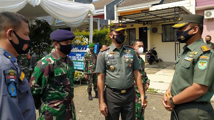 Kunjungi Rumah Letkol Laut Irfan Suri, Danrem : Penghormatan Setinggi-tingginya kepada Semua Korban