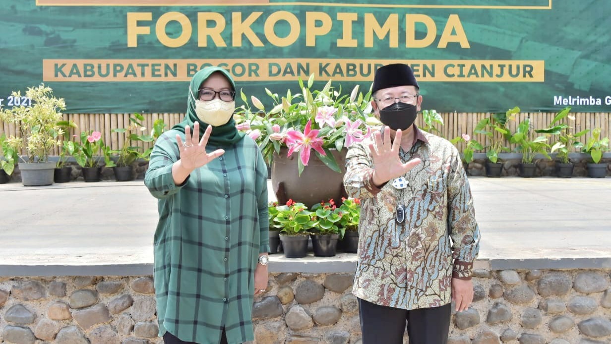 Bertemu Bupati Cianjur, Ade Yasin Bahas Kemacetan Puncak hingga Pengembangan Jalur Puncak 2