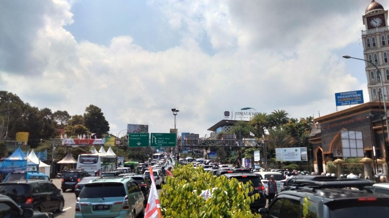 Satlantas Polres Bogor Terapkan One Way Arah Puncak Siang Ini, Arus Lalu Lintas Padat Merayap