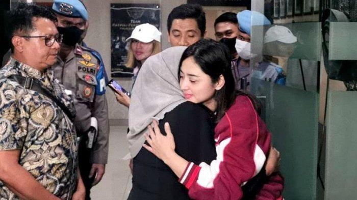 Garang di Medsos hingga Singgung Dewi Perssik Mandul, Nyali Haters Menciut saat Ketemu Langsung Depe