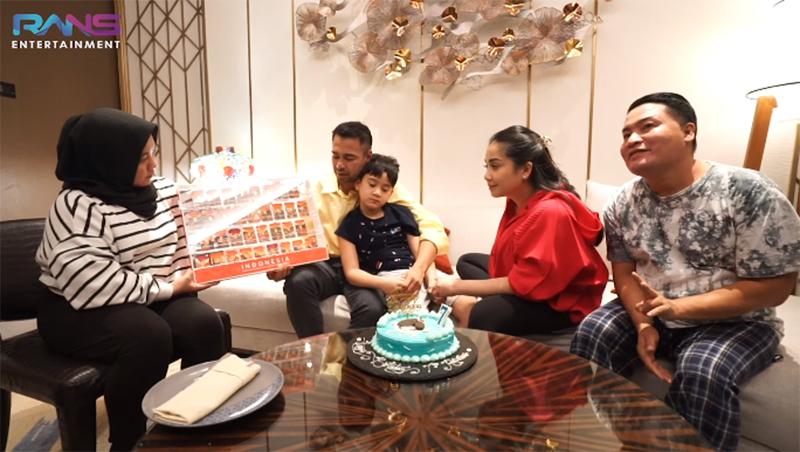 Rafathar Ulang Tahun, Raffi Ahmad Siapkan Hadiah Emas 1000 Gram untuk Investasi
