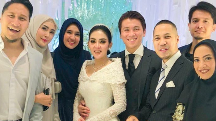 gala-dinner-syahrini-dan-reino-barack.jpg