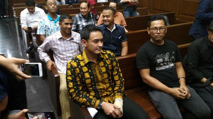 gubernur-jambi-nonaktif-zumi-zola_20180823_155444.jpg