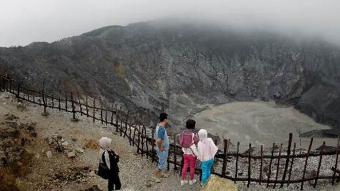 gunung-tangkuban-parahuu.jpg